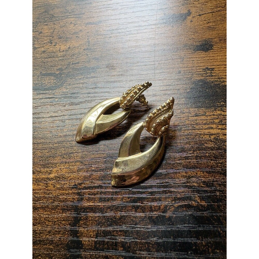Vintage Signed JS Gold Tone Dangle Statement Earrings 2.5” Classic Old Money